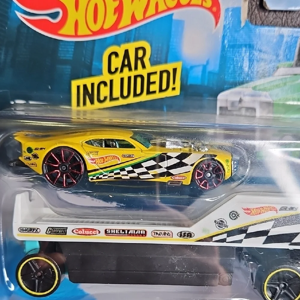 Hot Wheels Drivin' Wild Transporter Set - Teal and Yellow